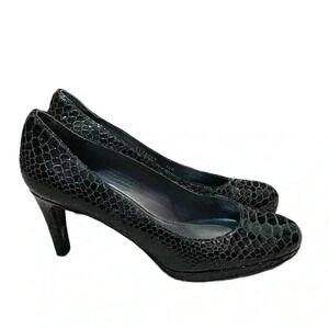Stuart Weitzman  Patent Leather Snake skin Black Size 7.5